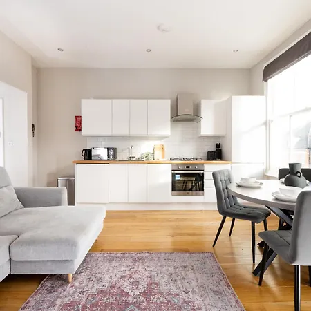 Stylish & Modern In Honor Oak Apartment *