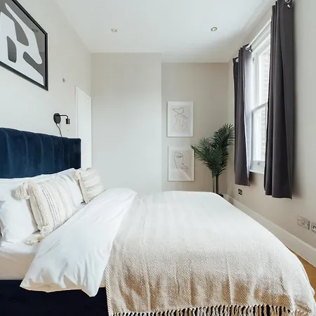 Stylish & Modern In Honor Oak Apartment
