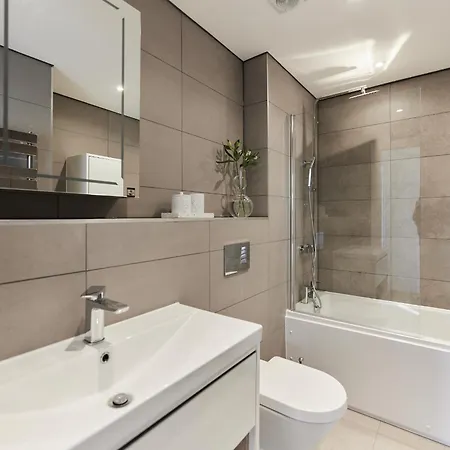 Apartment The Wembley Park Secret - Spacious 3bdr Flat With Terrace London