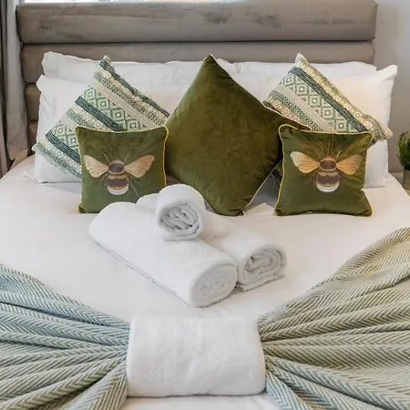 Harmonious Greens: Cozy 1-bed Flat In Apartment Harrow