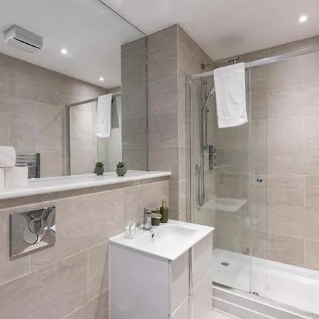 Apartment Harmonious Greens: Cozy 1-bed Flat In
