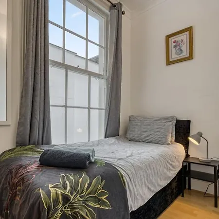Cosy 2br Retreat Near Paddington Station * London