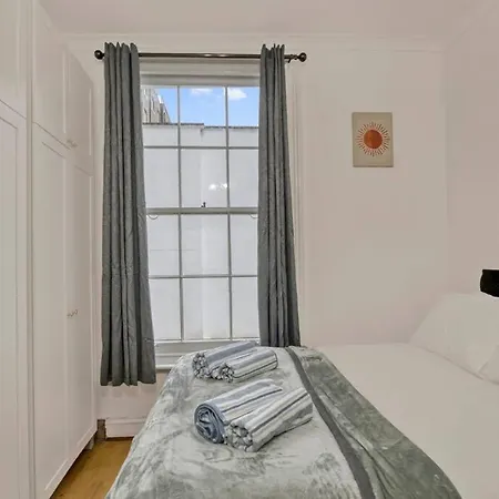 Cosy 2br Retreat Near Paddington Station London