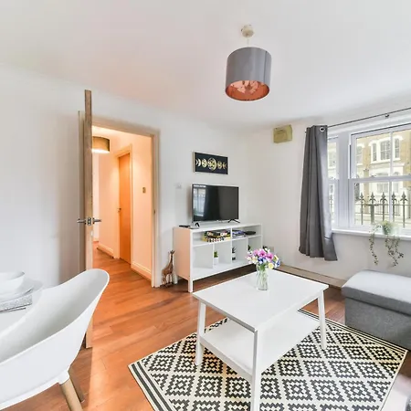 Fantastic Central Line City-pad! London