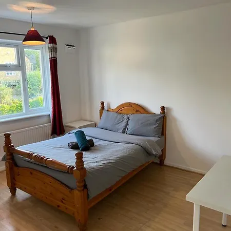 Homestay Grundy 32 London