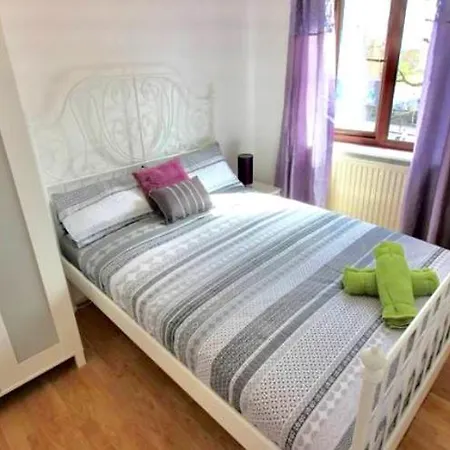 Homestay Grundy 32 *
