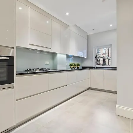 Luxury 3 Bed Flat In Kensington Apartment
