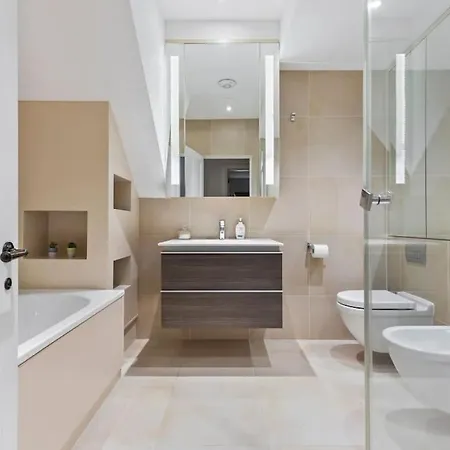Luxury 3 Bed Flat In Kensington London