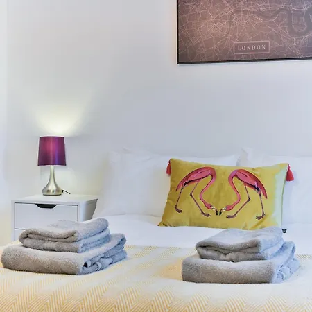 Fantastic Central Line City-pad! London