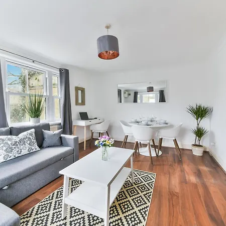 Fantastic Central Line City-pad!