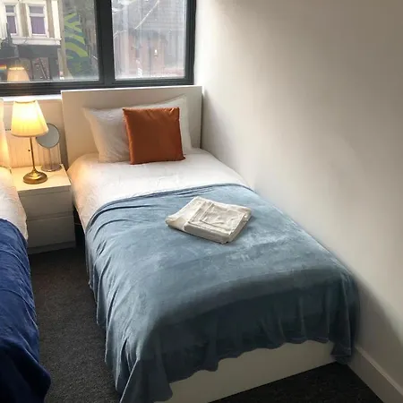 Cosmopolitan Comfort Private Bedrooms In Euston 106 Homestay *