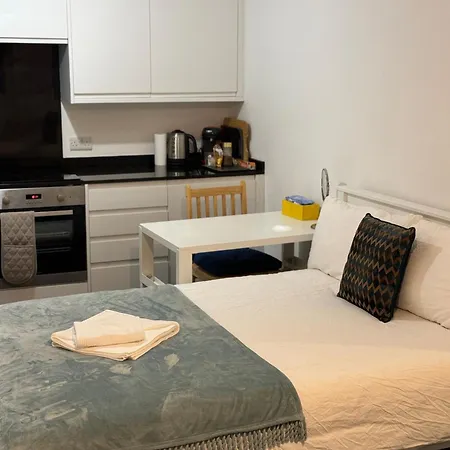 Cosmopolitan Comfort Private Bedrooms In Euston 106 London