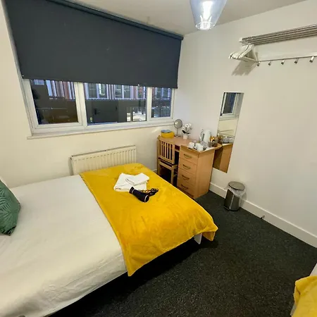Cosmopolitan Comfort Private Bedrooms In Euston 106 Homestay