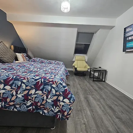 Sutton Apartment, Greater London *