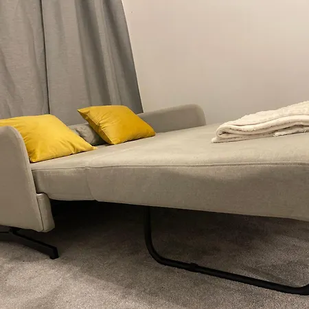 Holiday home Tooting - Cosy 2 Bedroom House With Garden, 5 Mins Walk To Tube Station London