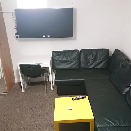 Homestay 3- In *