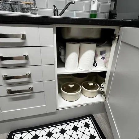 Charming Bedroom Flat Apartment London