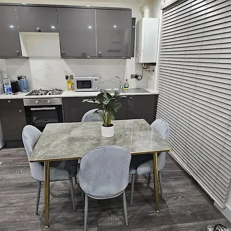Private One Bedroom Flat In Barnet, London Apartment Finchley