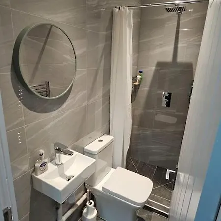 Private One Bedroom Flat In Barnet, London Apartment Finchley