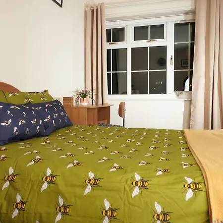 Homestay Morden House