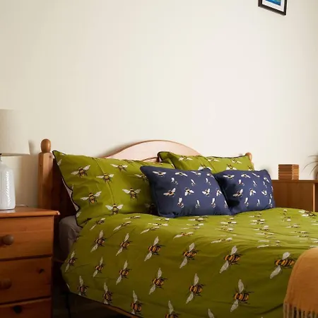 Homestay Morden House *