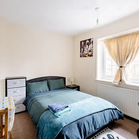 Homestay Morden House Morden (Greater London)
