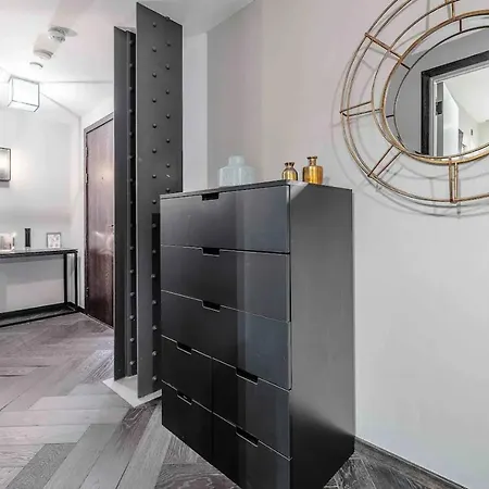 Newly Redecorated Soho Flat * Londres