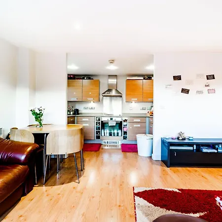 1 Bedroom Stylish In Zone 2 Close To Center - Whole Apartment London