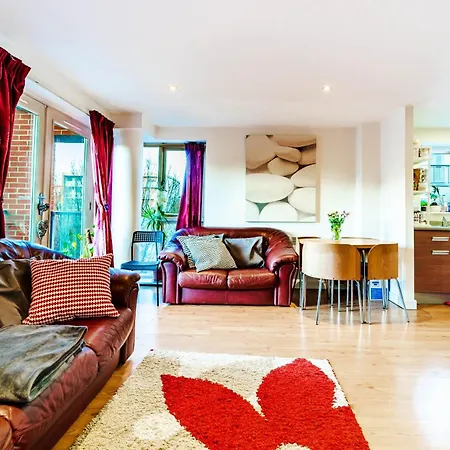 1 Bedroom Stylish In Zone 2 Close To Center - Whole Apartment