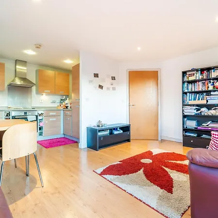 Apartment 1 Bedroom Stylish In Zone 2 Close To Center - Whole