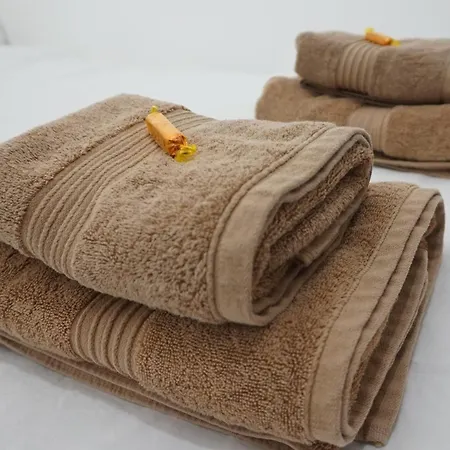 Сasa de vacaciones Luxury House Sleeps 13, 2 Minutes To Metro *