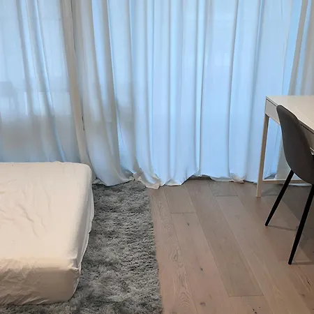 Female Only Ensuite Homestay *