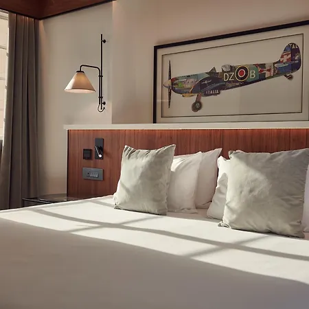 The Level At Melia White House Hotel London