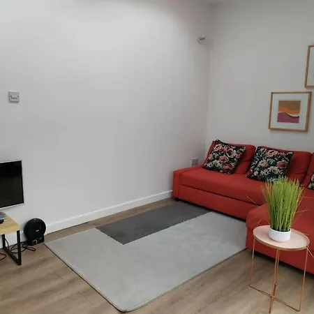 Cosy Near E1