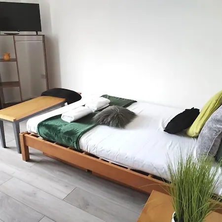 Cosy Near E1 *