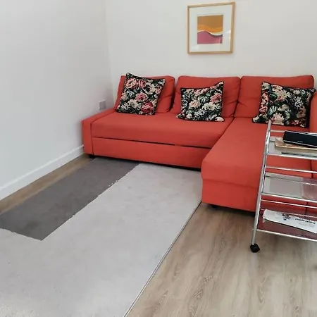Holiday home Cosy Near E1 London
