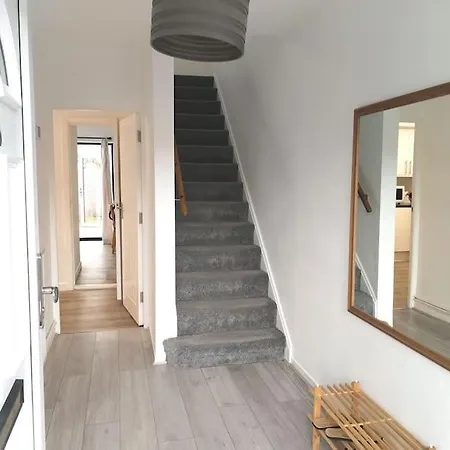 Holiday home Cosy Near E1 *