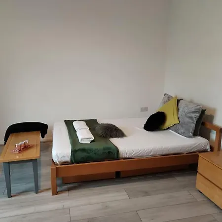 Holiday home Cosy Near E1 London