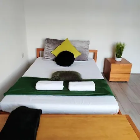 Cosy Near E1 London