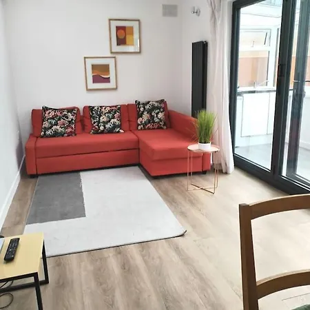 Cosy Near E1 Holiday home