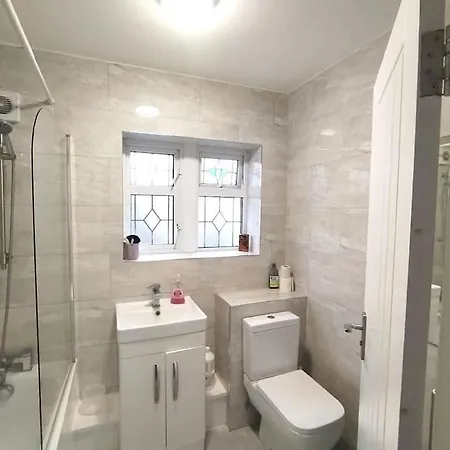 Holiday home Cosy Near E1 London