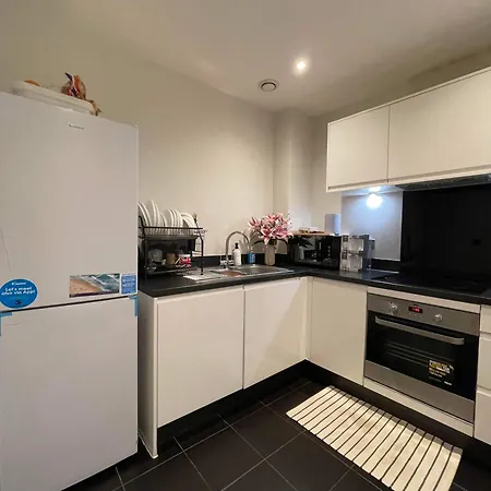 Peaceful Shared Flat 30mins London