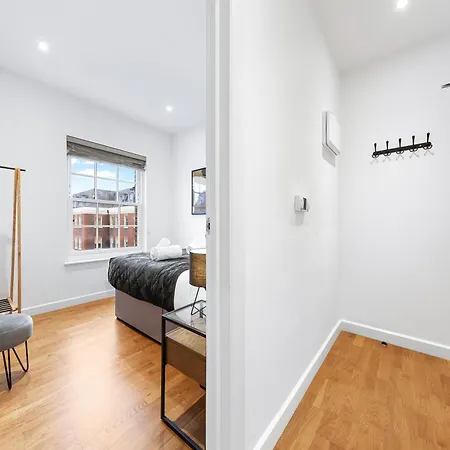 Modern One Bedroom Flat - Near Heathrow, Windsor Castle, Thorpe Park - Staines Tw18 * Londres