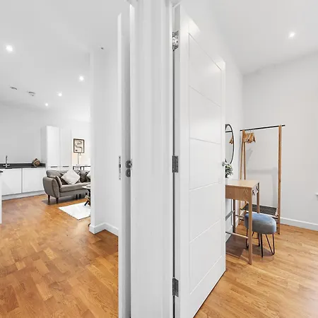 Appartement Modern One Bedroom Flat - Near Heathrow, Windsor Castle, Thorpe Park - Staines Tw18