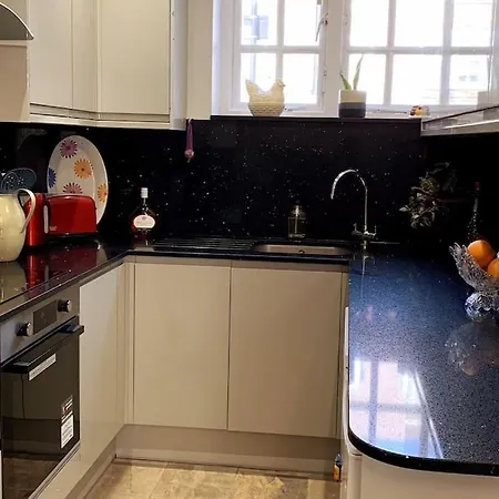 Stylish And Cosy 3 Bedroom Apartment