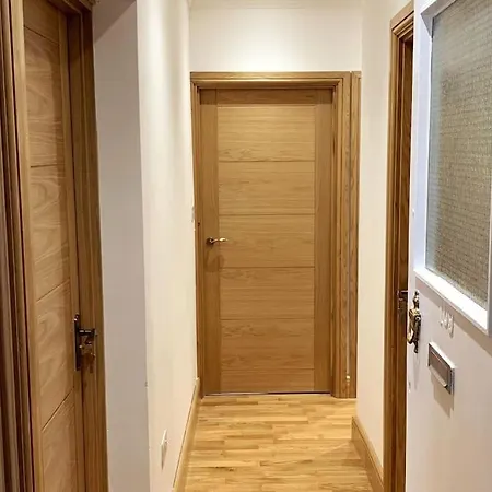 Apartment Stylish And Cosy 3 Bedroom *