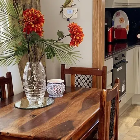 Stylish And Cosy 3 Bedroom * London