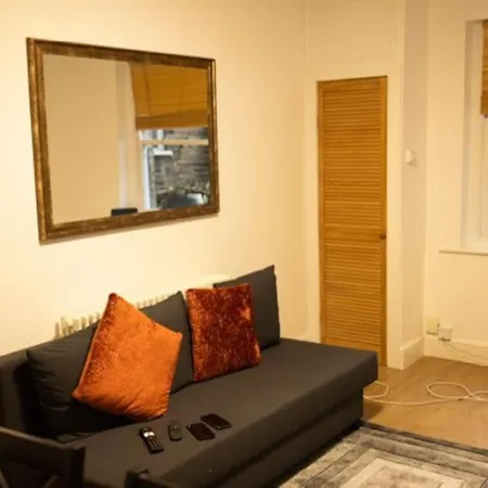 Manor Court Apartment