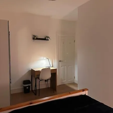 Apartment Manor Court *