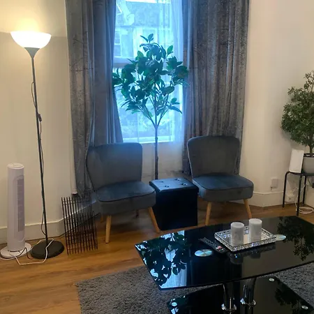Holiday home L A Place Croydon, London *